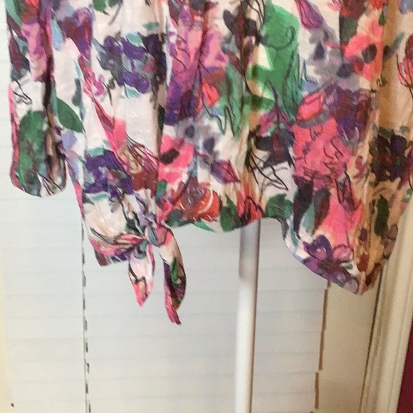 Ali Miles Multicolor Floral Blouse NWT - Picture 2 of 12